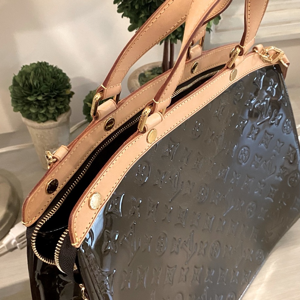NEW Authentic  Louis Vuitton  Vernis Amarante Monogram Brea MM Tote Bag